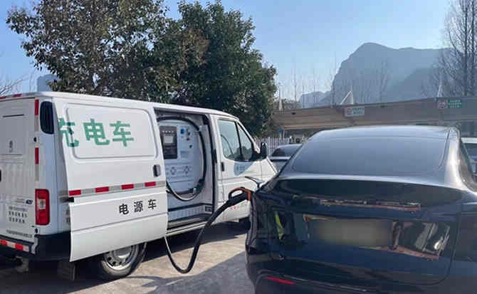 清河门区汽车搭电