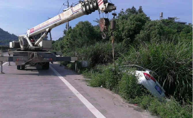 清河门区重载吊车救援 清河门区重载吊车救援